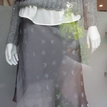 TINAS - Shoe Stores Near Me - Gröbenzell, BY