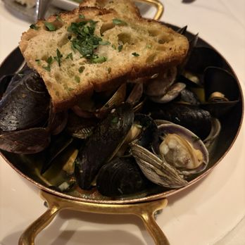 Fratelli - Italian Near Me - Everett, Massachusetts