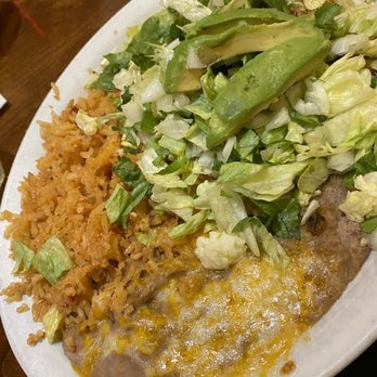 Roberto's Cafe - Taco plate with avocado - Mexican Near Me - Mammoth Lakes, California