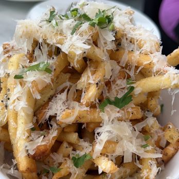 RH Rooftop Restaurant at RH Dallas - Truffled fries - American Near Me - Dallas, Texas RH Rooftop Restaurant at RH Dallas - Truffled fries - American Near Me - Dallas, Texas