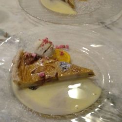 Bistrot des Arènes - Apple & plum tart with ice cream .