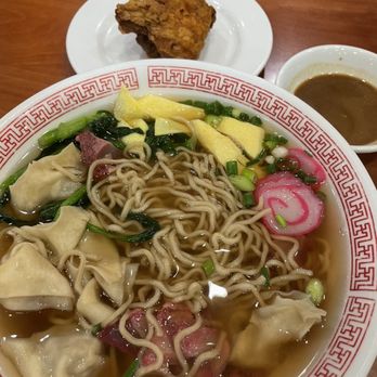 Zippy's Ewa - Large Wun Tun Min with side piece chicken! - Diners Near Me - Ewa Beach, Hawaii Zippy's Ewa - Large Wun Tun Min with side piece chicken! - Diners Near Me - Ewa Beach, Hawaii