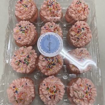 Cranberry Stone Bakery - Ultimate Strawberry Cream Cupcake - Cupcakes Near Me - Pella, Iowa Cranberry Stone Bakery - Ultimate Strawberry Cream Cupcake - Cupcakes Near Me - Pella, Iowa