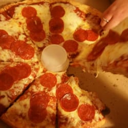Mr Pizza - Awful premade tasting pizza.