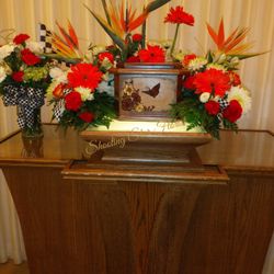 Shooting Star Florist - Cremation urn arrangement