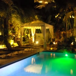 Villa Venice - Poolside Evening