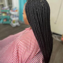 Dollz & Divaz A Salon Suite For Kids