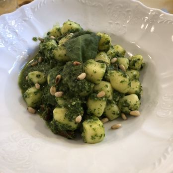 Alriso - Gnocchi with pesto and pinenuts - Italian Near Me - Praha 1, Puerto Rico