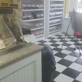 Hershey's Ice Cream Parlor - Ice Cream & Frozen Yogurt Near Me - Pensacola, Florida