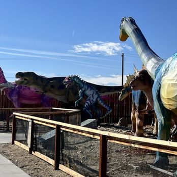 Cabazon Dinosaurs - Museums Near Me - Cabazon, California