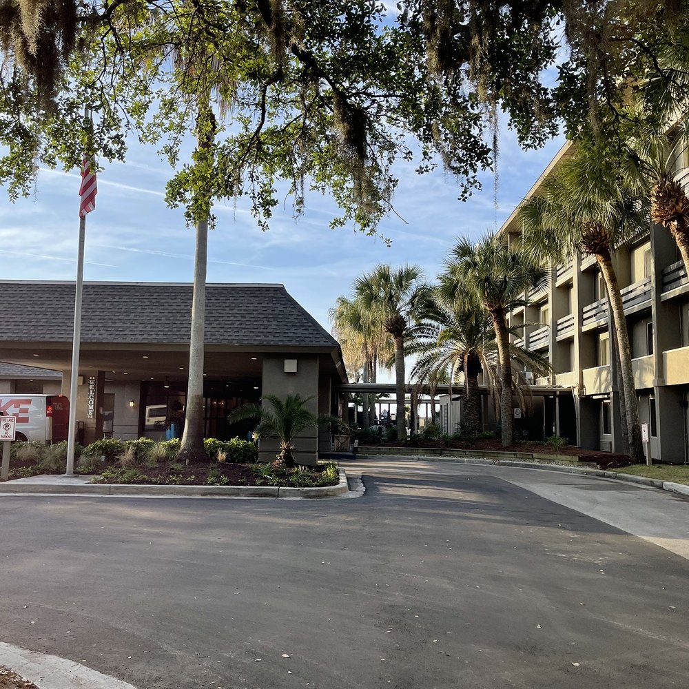 Beach House - Entrance - Hotels Near Me - Hilton Head, South Carolina Beach House - Entrance - Hotels Near Me - Hilton Head, South Carolina