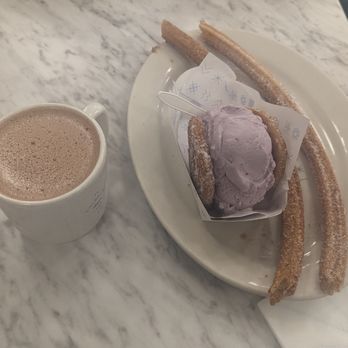Churrería El Moro - Left to Right: Mexican Hot Chocolate, Churro Ice Cream Sandwich (Blueberry Ice Cream), Churros - Churros Near Me - Ciudad de México, DIF