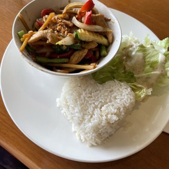 Rose Garden - Lunch special Pad Gra Pow - Thai Near Me - Vacaville, California
