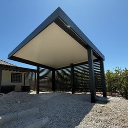 Shade Masters - 4K Aluminum Cantilever Pergola, featuring protruding beams spanning 20' W with 16' extension - with added privacy wall and insulated roofing