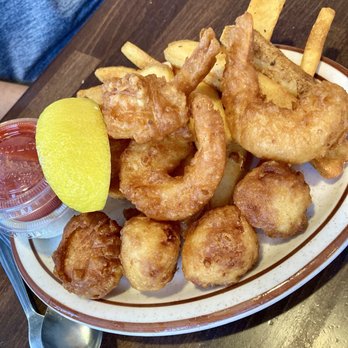 Barbara's Fishtrap - Three shrimp and scallops - Seafood Near Me - Half Moon Bay, California Barbara's Fishtrap - Three shrimp and scallops - Seafood Near Me - Half Moon Bay, California