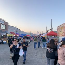 Crowd at 7:30 PM (Jun 2023)