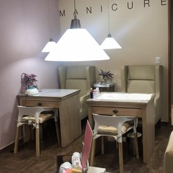 Polish Nail Studio - Acogedor y decoración super linda