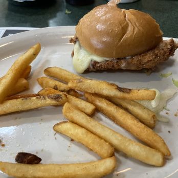 Metro Diner - Fried Chicken Sandwich - American Near Me - St. Augustine, Florida