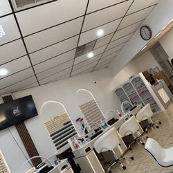 Veloura Nail & Spa