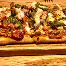 Flanagan's Pub and Grill - Chicken Bruschetta Flatbread