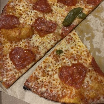 Colony Grill - Hot oil and pepperoni - Pizza Near Me - Arlington, Virginia