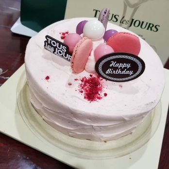 Tous Les Jours - Strawberry cake - Bakeries Near Me - Arcadia, California