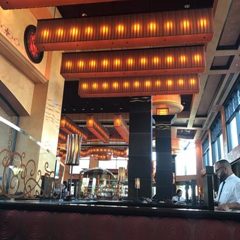 The Cheesecake Factory - Main dinning area - American Near Me - San Juan, Puerto Rico