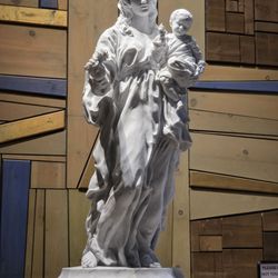 St Louise De Marillac Church - Beautiful new statue