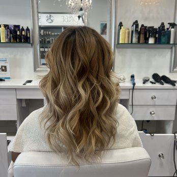Primp and Blow Gilbert - Blow Dry/Out Services Near Me - Gilbert, Arizona