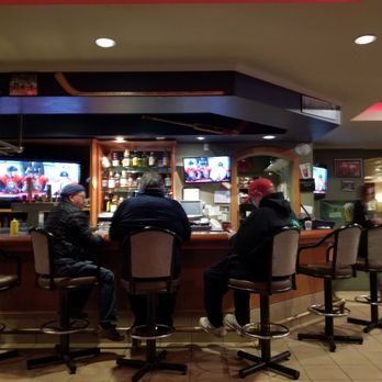 Gus' Steak & Pizza House - The Bar - Pizza Near Me - Brooks, Alberta