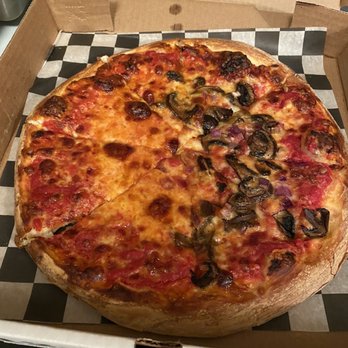 Goodfellas Deli & Drafthouse - Delis Near Me - Sewickley, Pennsylvania