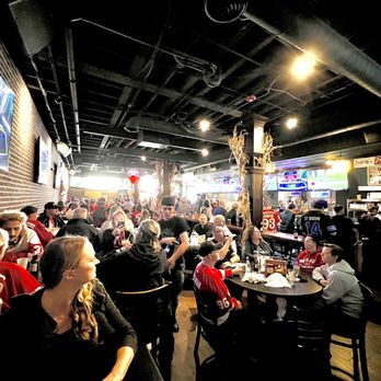 Harry's Detroit Bar & Grill - Nice post Lions, pre Wings crowd, too bad nobody could talk to each other! - Sports Bars Near Me - Detroit, Michigan Harry's Detroit Bar & Grill - Nice post Lions, pre Wings crowd, too bad nobody could talk to each other! - Sports Bars Near Me - Detroit, Michigan