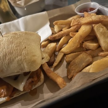 Woody's Brewing - Buffalo Chicken Sandwich - New American Near Me - Redding, California Woody's Brewing - Buffalo Chicken Sandwich - New American Near Me - Redding, California