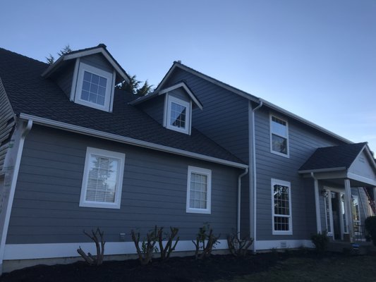 Siding Installation & Repair - We offer siding repair services to residential clients in Everett, WA and surrounding areas. You'll appreciate that we work within your budget and use HardiePlank siding to make sure the final result lasts. Discuss your siding project with our team today. Siding Installation & Repair - We offer siding repair services to residential clients in Everett, WA and surrounding areas. You'll appreciate that we work within your budget and use HardiePlank siding to make sure the final result lasts. Discuss your siding project with our team today.