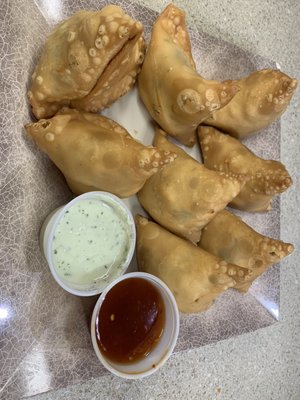 Lombardis Pizza & Halal Indian Food by null