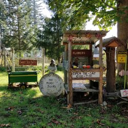 Sweet Pea Farm Produce Stand