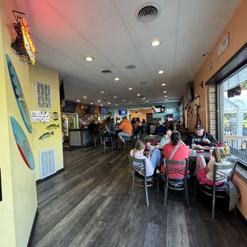 Castaway Craig's - Inside restaurants sitting in area - American Near Me - Lake Milton, Ohio Castaway Craig's - Inside restaurants sitting in area - American Near Me - Lake Milton, Ohio