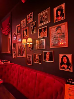 Red Lion Lounge by null