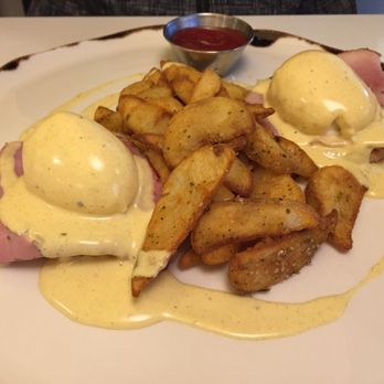 OEB Breakfast - Downtown - Traditional eggs benedict - Breakfast & Brunch Near Me - Calgary, Alberta