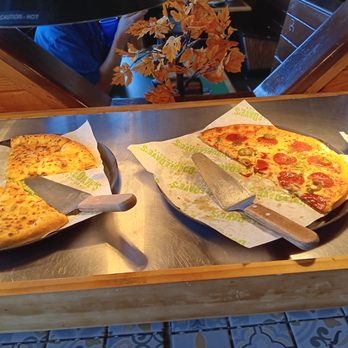 DoubleDave's Pizzaworks - Pizza Near Me - League City, Texas