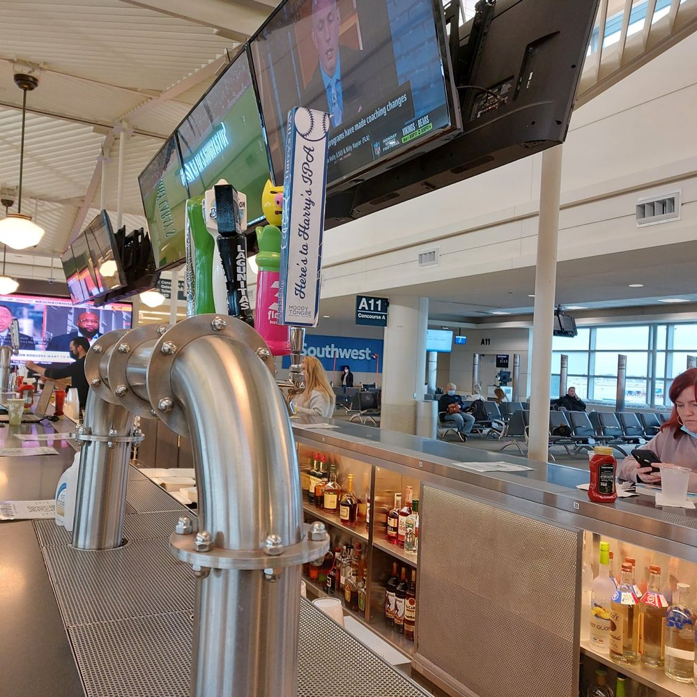 Harry Caray’s Shortstop - the bar area - Bars Near Me - Chicago, Illinois Harry Caray’s Shortstop - the bar area - Bars Near Me - Chicago, Illinois