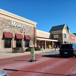 Wegmans - Such folly to be here on a Sunday