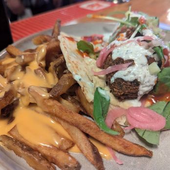 Duke's Alehouse and Kitchen - American Near Me - Crystal Lake, Illinois