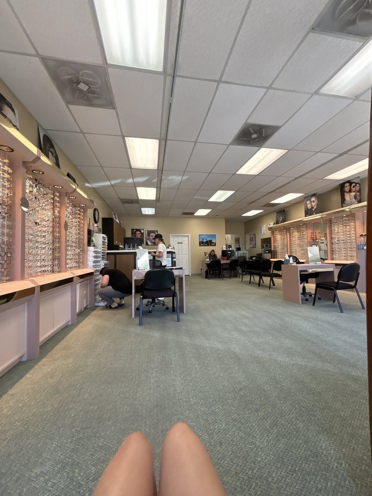 STANDARD OPTICAL BOUNTIFUL Updated October 2024 18 Reviews 140