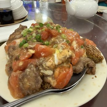 Lagoon Chinese Restaurant - beef tomato with eggs and cake noodles - Chinese Near Me - Honolulu, Hawaii Lagoon Chinese Restaurant - beef tomato with eggs and cake noodles - Chinese Near Me - Honolulu, Hawaii