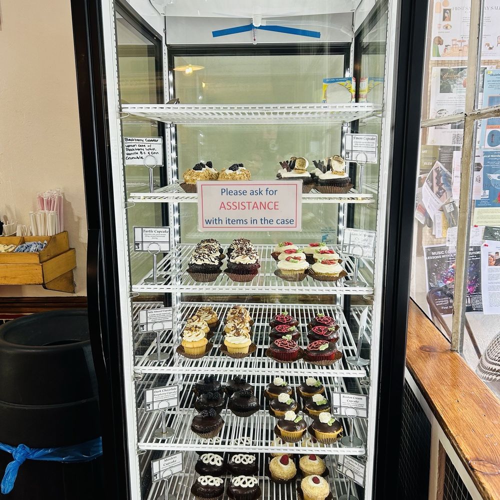 Some Crust Bakery - 5/26/24 cupcakes - Bakeries Near Me - Claremont, California