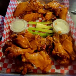 Spiro's Wingz & Ale - Wings and Chili Cheese Fries!