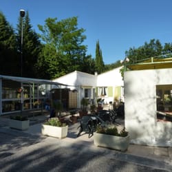 Camping La Coronne - Accueil et bar