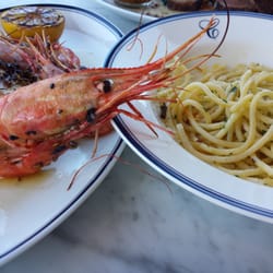 Catania - Prawn was tring to eat my noodles