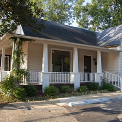 La Rousse Salon - La Rousse is located in an old Southern Home just off Oxford's downtown square.